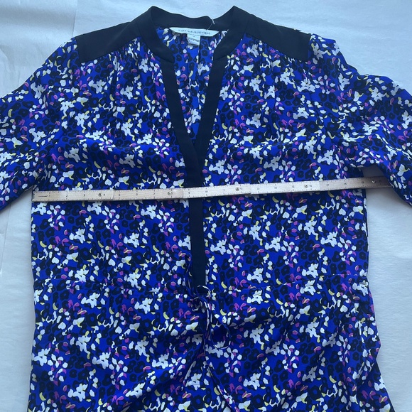 Diane von Furstenberg Shift V-neck Blue Cheetah Floral 100% Silk Cocktail Dress - Picture 12 of 12